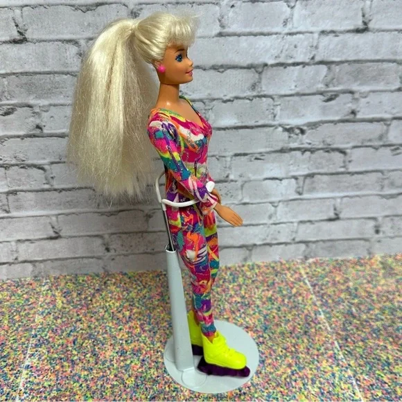 Barbie Hot Skatin' Doll 1994 Articulated Jointed Vintage Outfit Skates Earrings - Picture 4 of 16
